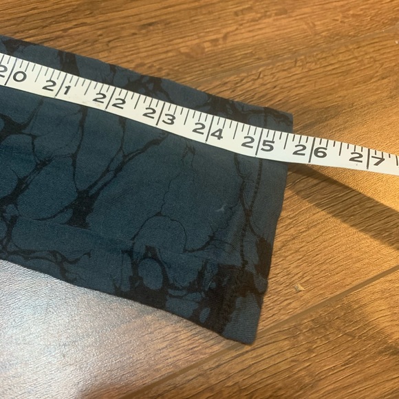 Asymmetrical front hem long sleeved top - Picture 4 of 7